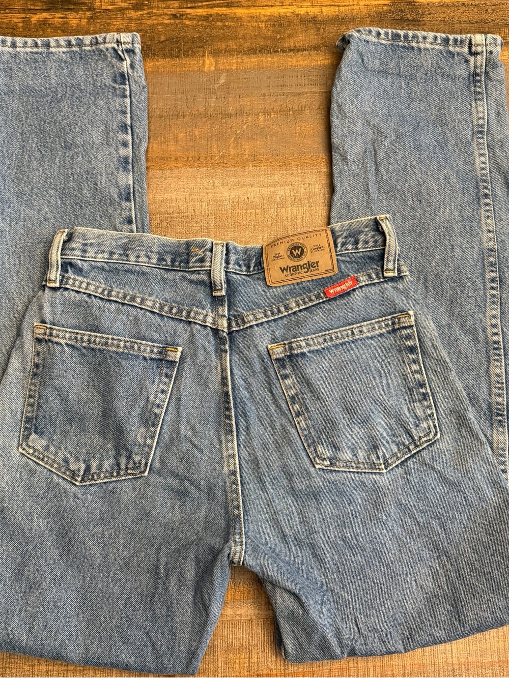 Vintage 90’s Wrangler women’s Classic Light Blue Denim Jeans